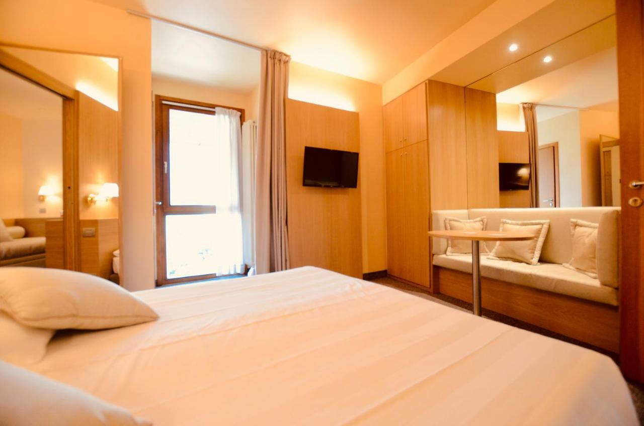 Albergo Sorriso Darfo Boario Terme Bagian luar foto